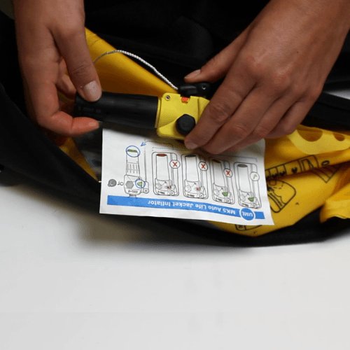 Etape 3 - Retirer la cartouche contenat la pastille de sel